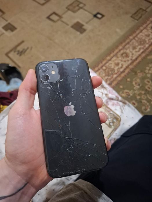 Айфон 11 64 гб.