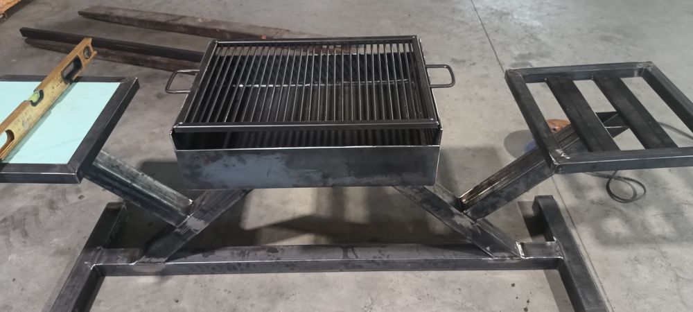 Grătar de curte mobil