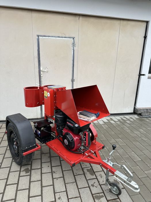 Tocător de crengi pe benzină 18CP Tractabil