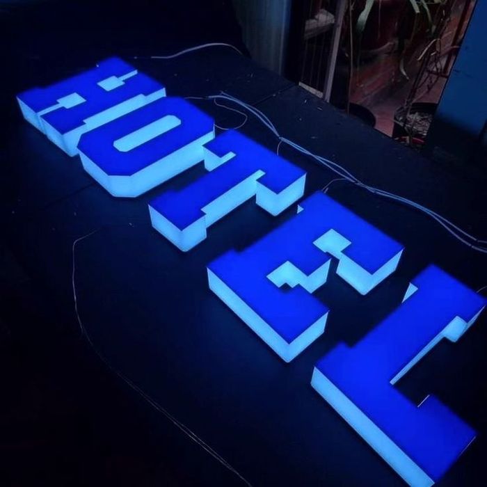Tashqi reklama Bukva Banner Neon Tumanka Orakal