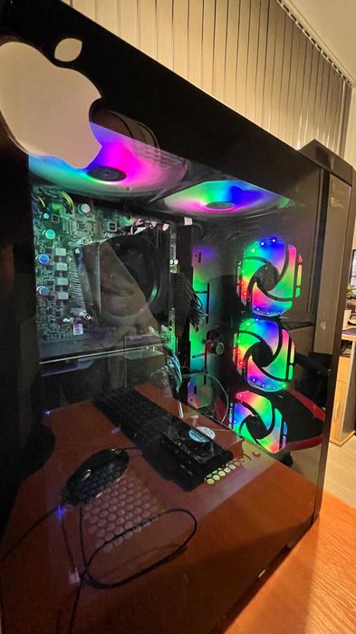 Настолен геймърски компютър