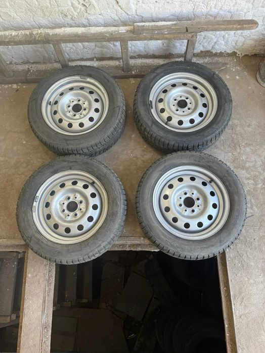 Зимние шины 175/65/R14 c дисками 4*98