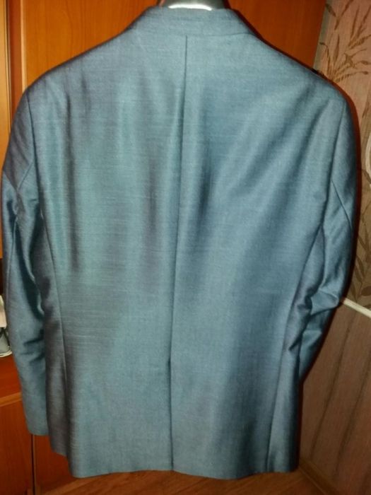 Продам мужской  костюм.