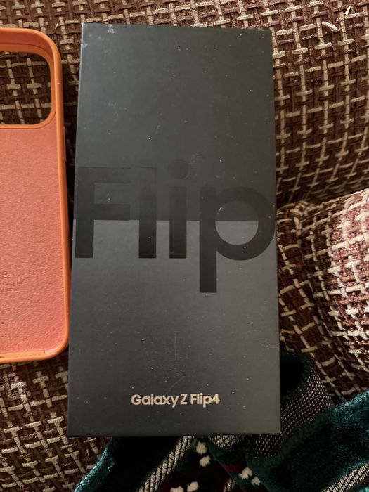 Samsung galaxyZFlip 4