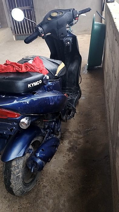 Scuter kimco agiliti 4 timpi