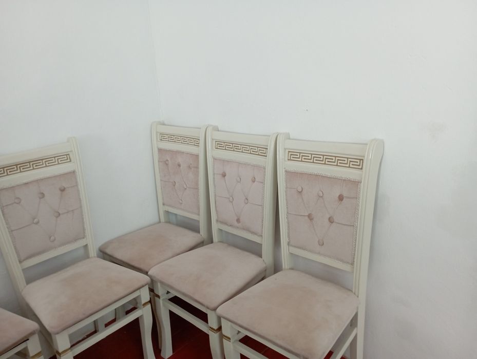 Продам стулья для гостиной