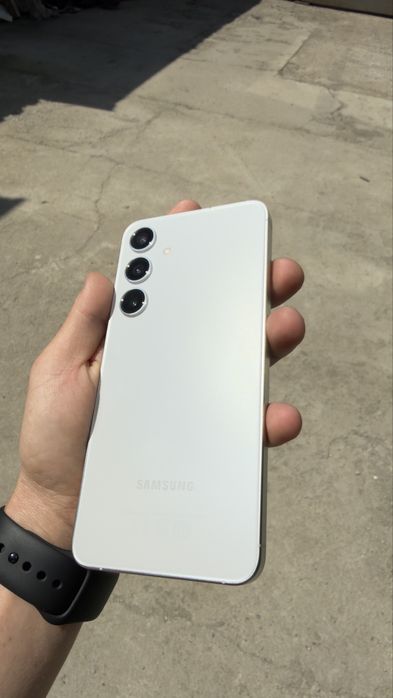 Самсунг S24+ 12/512 белый
