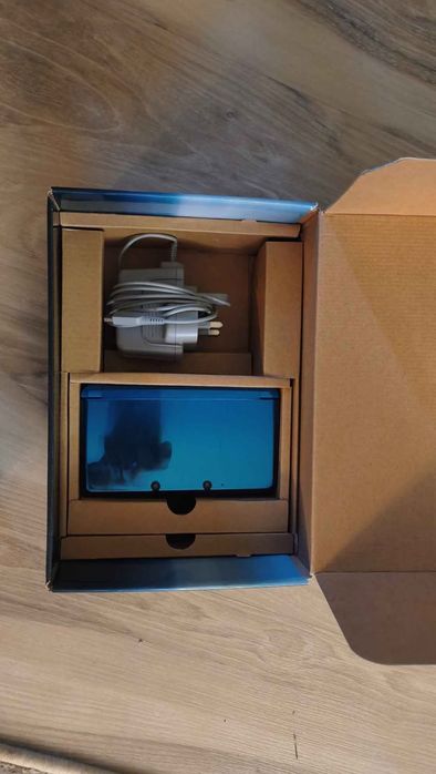 Nintendo 3DS LA CUTIE , condiție  IMPECABILA, luat de la  ALTEX.