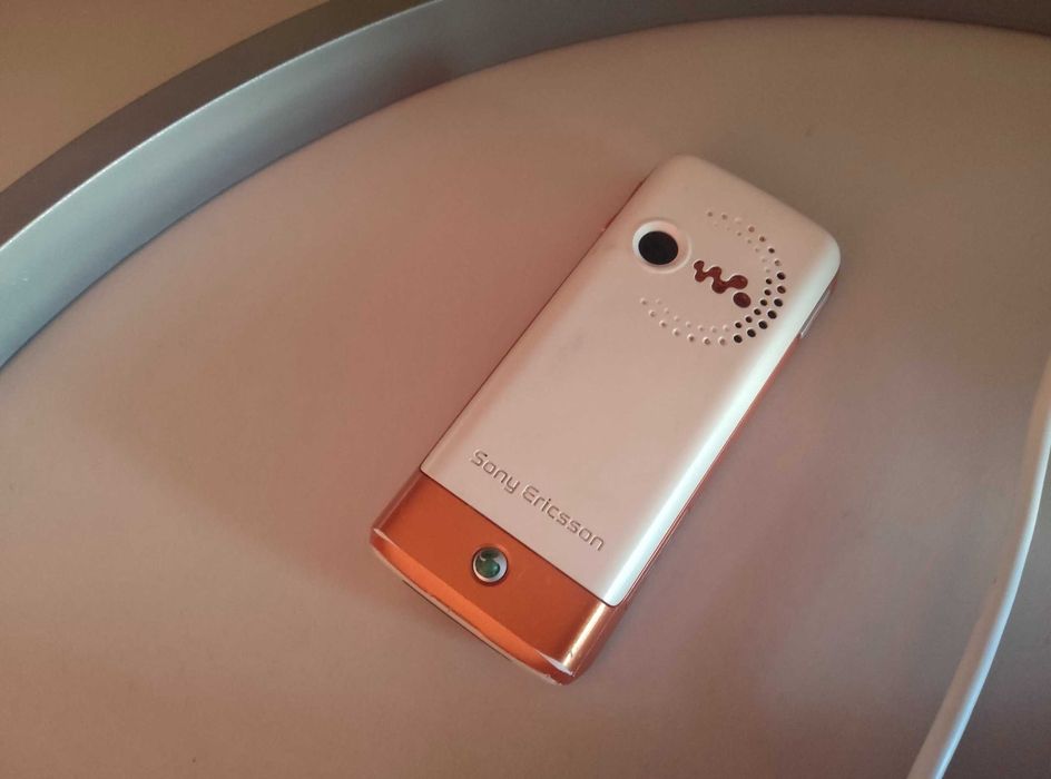 Sony Ericsson W200i