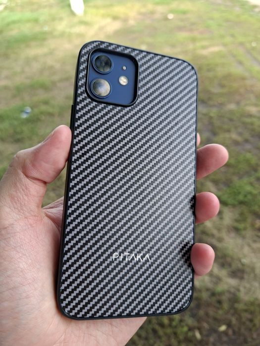 Продам iPhone 12 в отличном состоянии