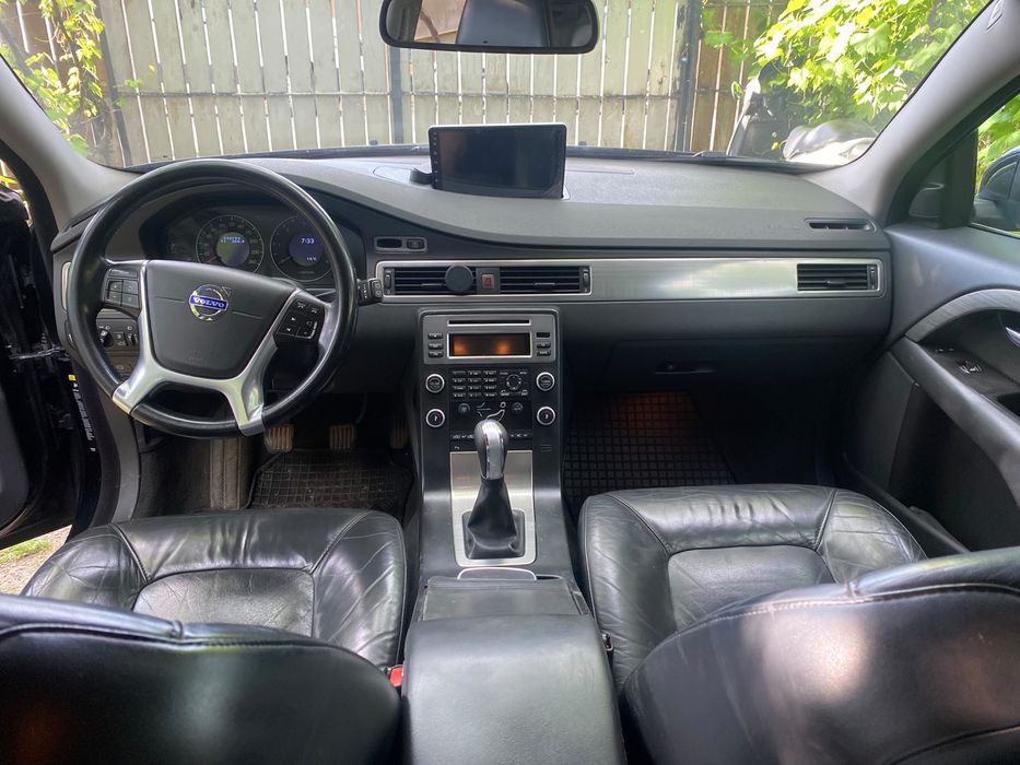 VOLVO V70 2010 — imagine 4