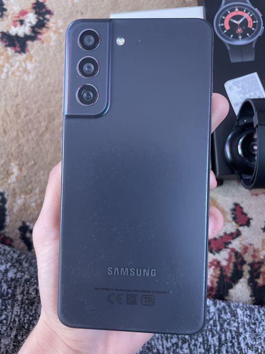 Продам телефон Samsung s 21 fe