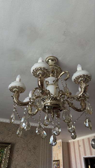 люстрая  хрустальная