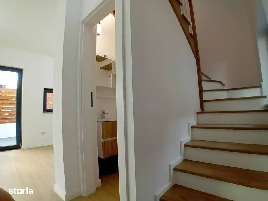 De Vânzare Casa Sisești 2 Cocosi!!