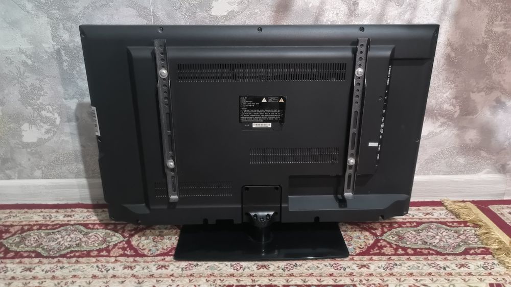 Телевизор LG 32" Full HD в идеальном состоянии
