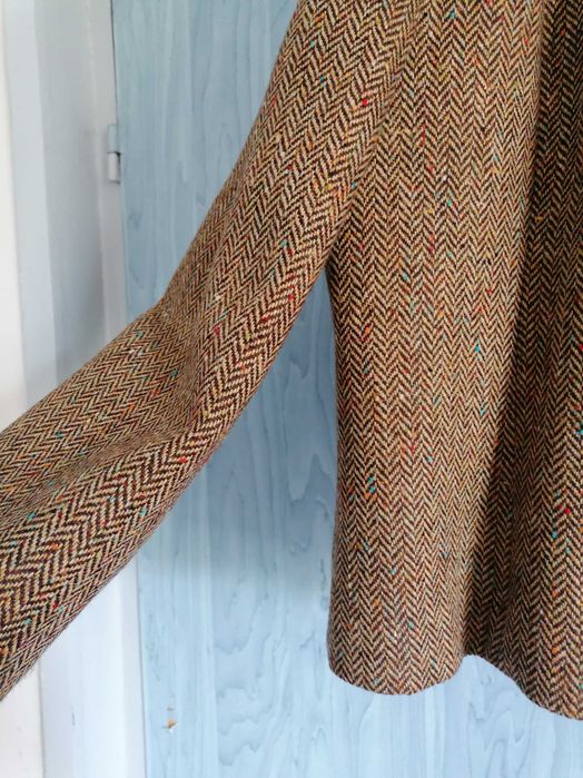 Hăinuța scurta, maro, cu lana