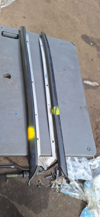 Молдниг на лобовое стекло Тойота Камри 20-25