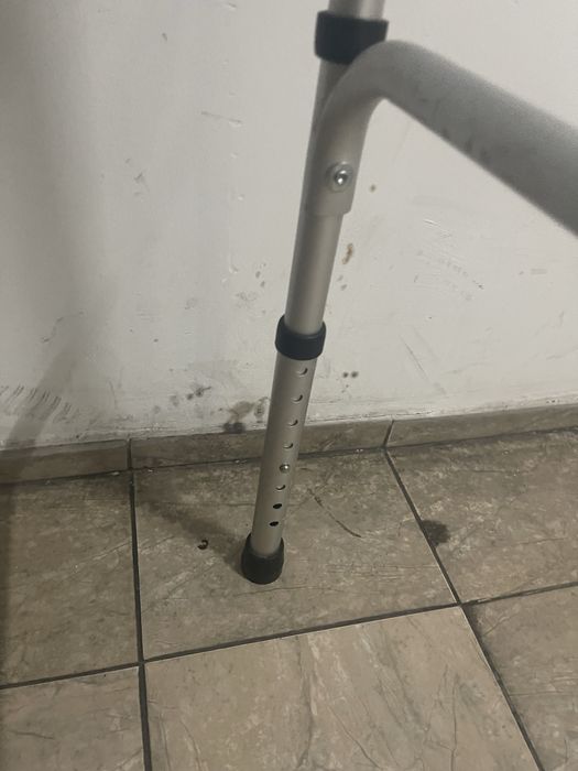 Продам ходунки для инвалидов