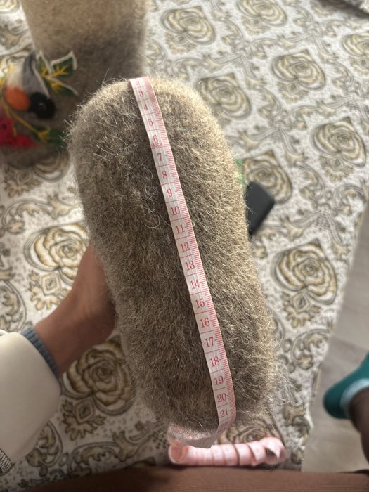 Продам валенки на девочку 5-6 лет.