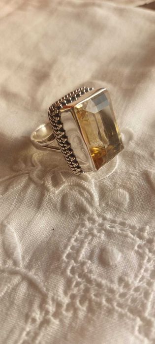 Пръстени с естествени камъни цитрин