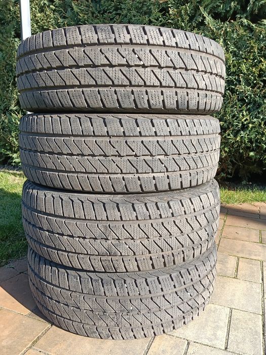 Vând cauciucuri anvelope Viking winter van 215,60,R17C M+S