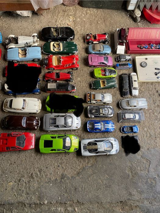 Masinute metal mari, 1:18, 1:24, Bburago, Lemans Hot wheels, Siku, etc