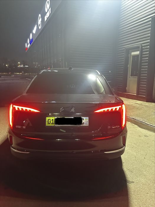 hongqi e-qm5 500Km Travel