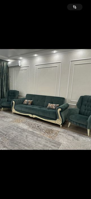 Зеленый Диван в хорошем состоянии