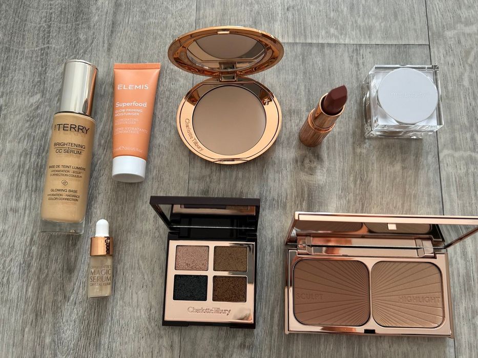 Палетки Hourglass Charlotte Tilbury и др.