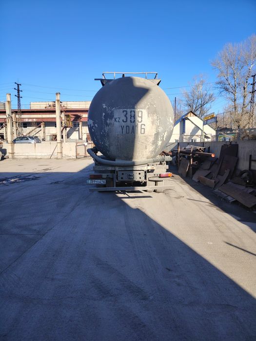 Продам цементовоз HOWO