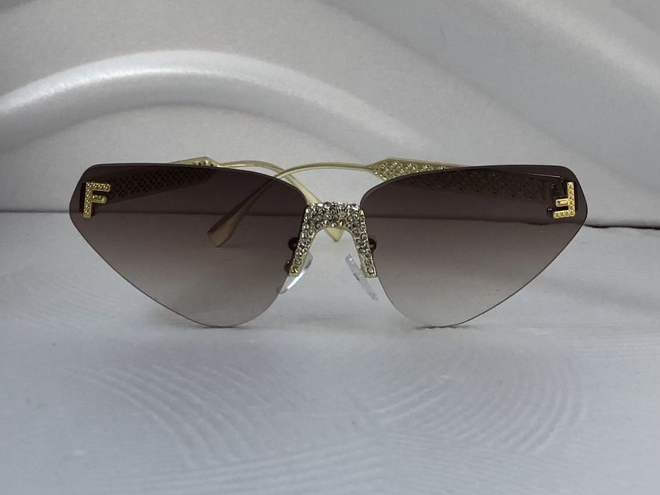 Атрактивни дамски слънчеви очила /колекция 2025/