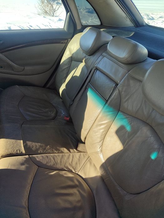 Седан с Бизнес салоном