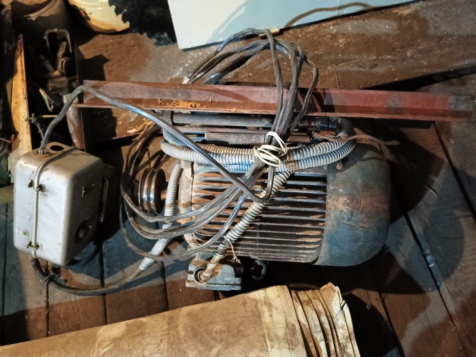 Продам циркулярку на  380В