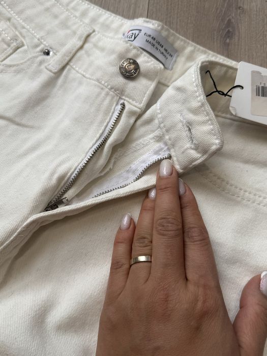 Джинсы белые плотные жен 46-48