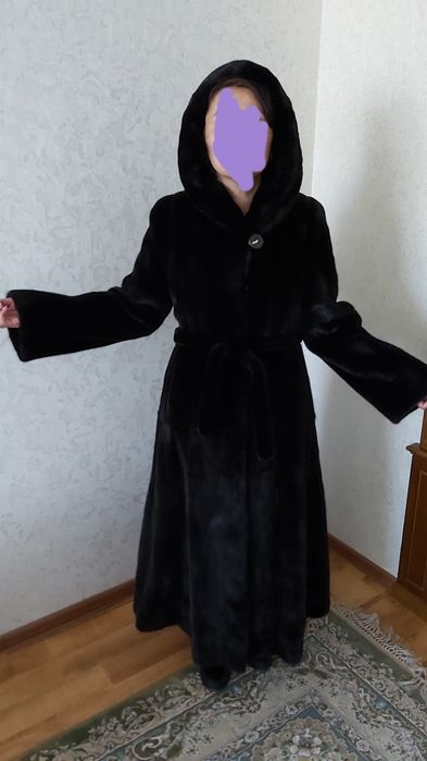 Продам шубу Black lama