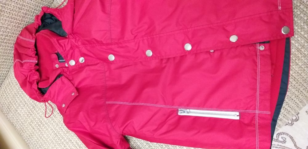 Продам куртки на мальчика