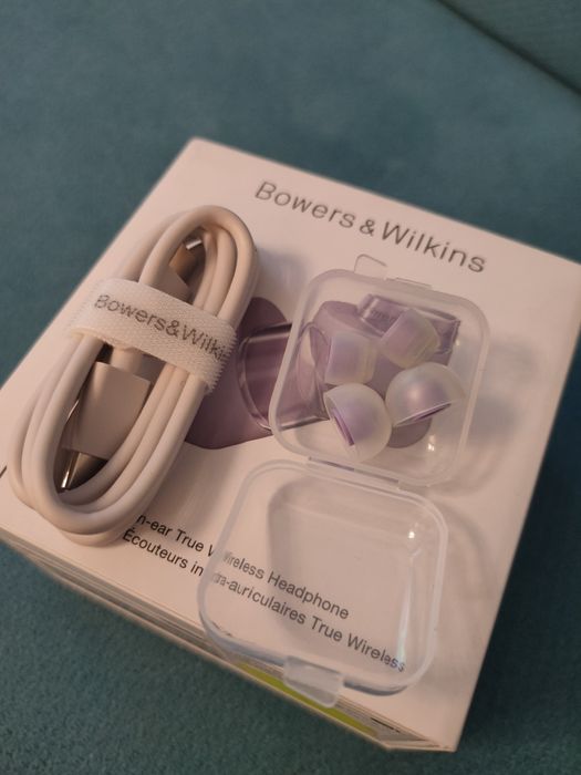 Bowers & Wilkers Pi5 S2 purple