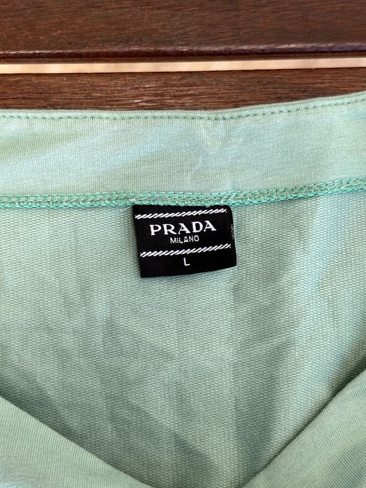 Дамски кроп топ PRADA - размер M/L, Отлично състояние