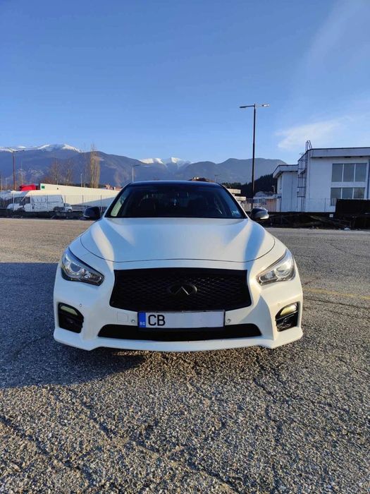 Infiniti Q50 hybrid
