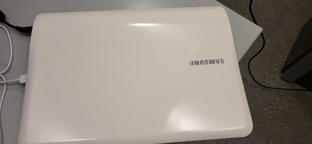 Laptop Samsung SF 310 intel core i3, 6gb ram, 112gb ssd