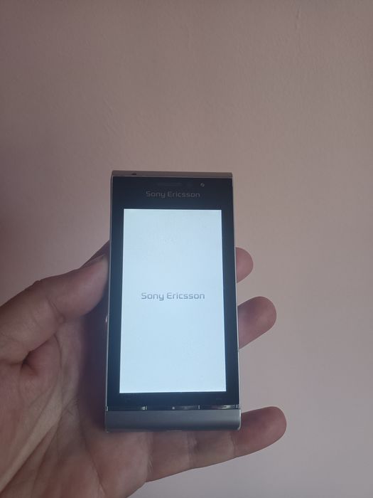 Sony Ericsson Ui T impecabil