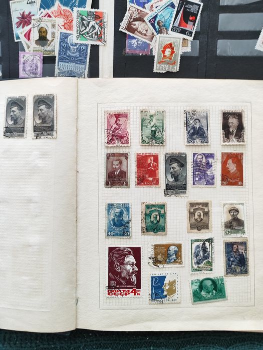 Продаю 2 альбома с марками