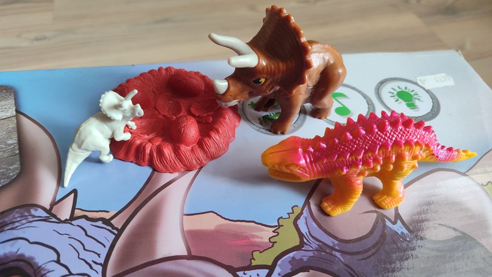 Дино писта 200 части