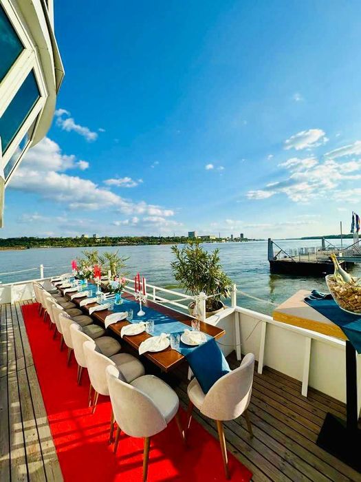 Vapor Restaurant, Club și Salon Evenimente în Proprietate lângă București – 895 mp pe Dunăre, 200 Locuri, Afacere la Cheie Profitabilă