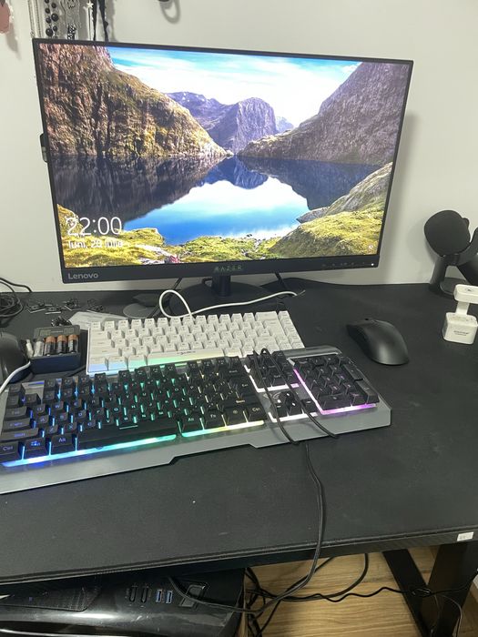 Vand pc i5 10400f ,gtx 1650, 16 gb ram ,222ssd,1tb hdd