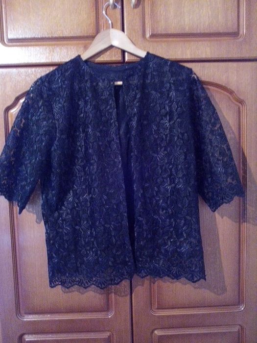 bluza 44/46,dantela neagra,clasica,eleganta