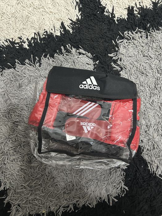 Боксерский шлем adidas aiba