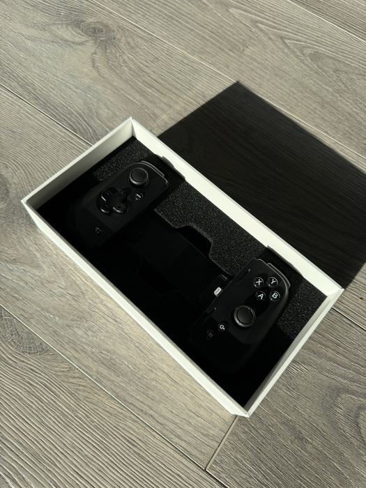 Геймпад для iphone айфона, Razer Kishi v2