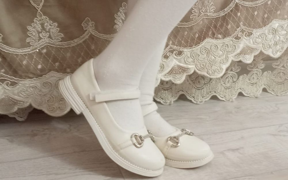 Белые туфли школьные