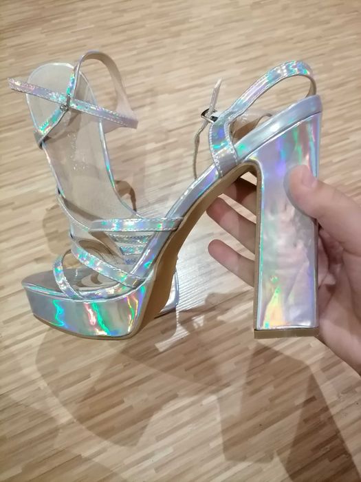 Сандали на ток 40номер